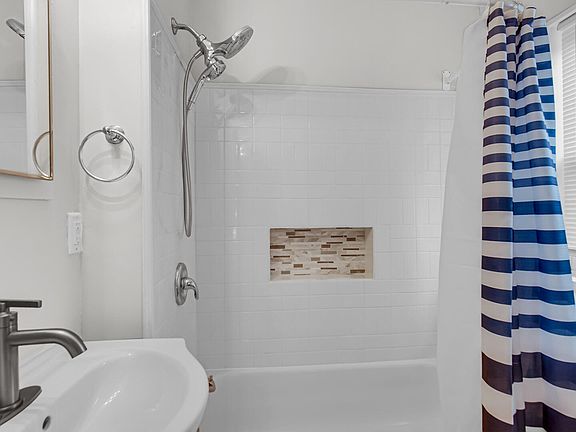 5th image of 3731 Madison St