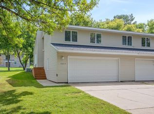 1035 Fox Run Rd, Waconia, MN 55387