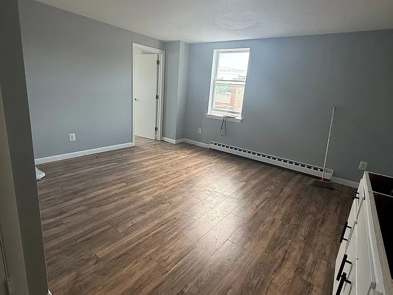 21-23 W Main St — Photo 6
