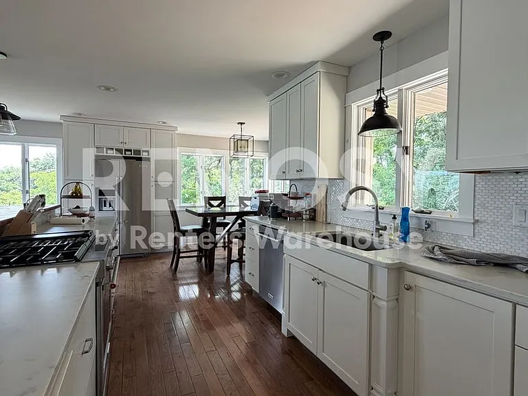 1721 Rivercrest Rd N — Photo 2