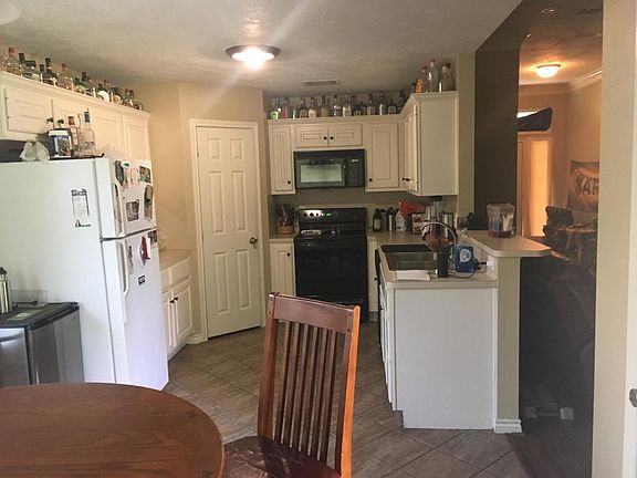 5th image of 3521 Farah Dr