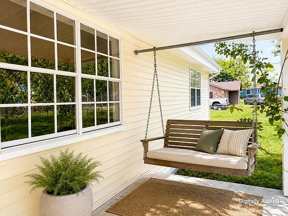 4th image of 11325 32nd St