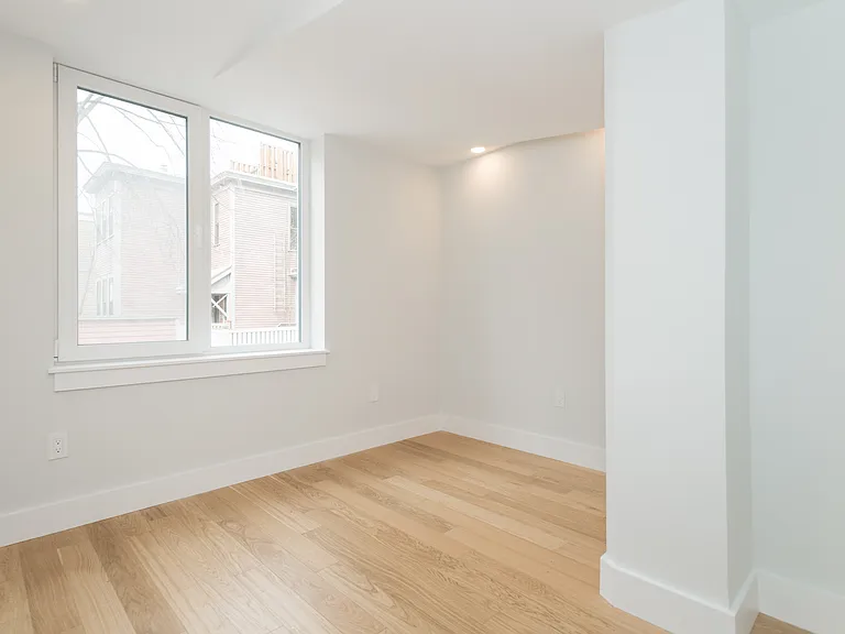 334 Harvard St #L2 — Photo 10