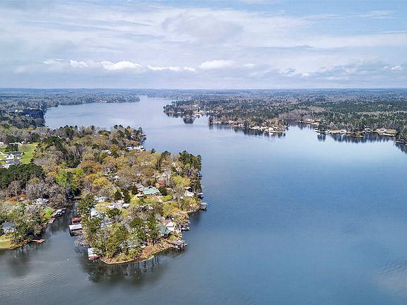2nd image of 813 Lake Region Cir