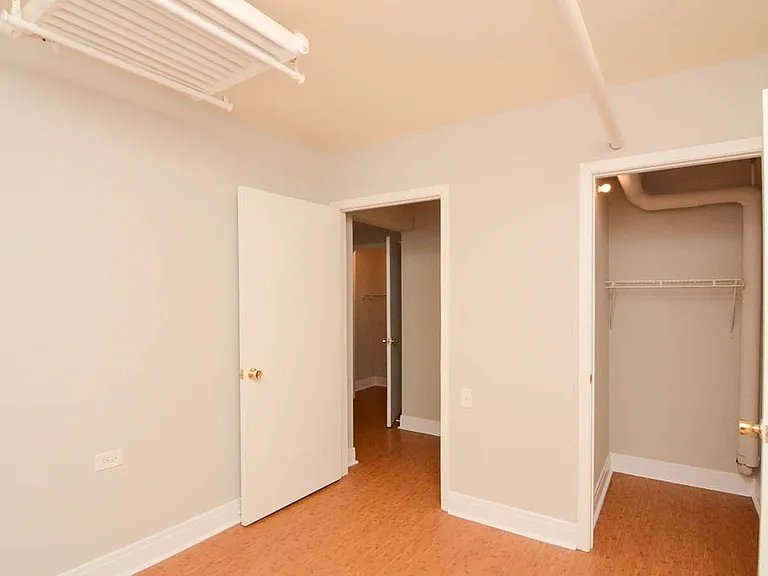 5736 N Winthrop Ave #410 — Photo 12