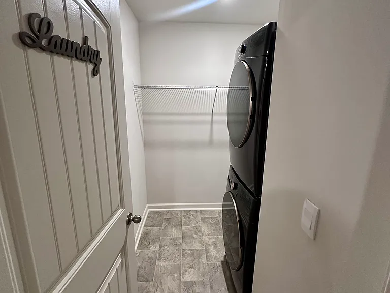 19 Manor Way — Photo 32