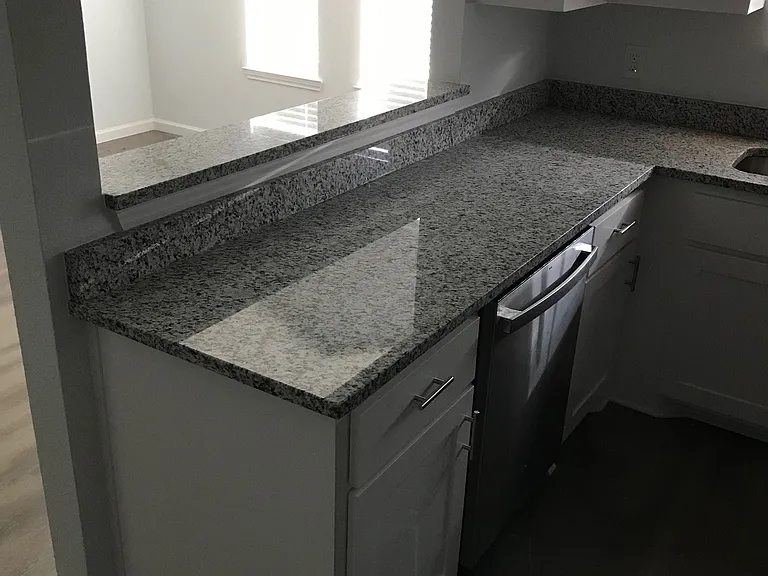1136 Suburban Dr — Photo 4