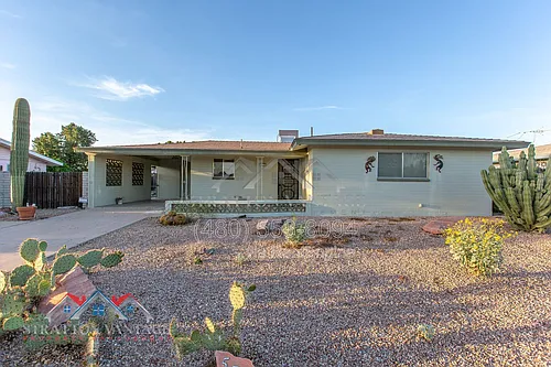 5706 E Des Moines St Photo 1