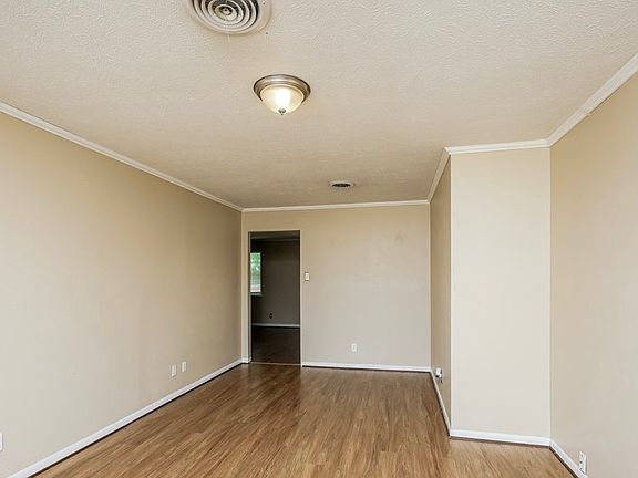 3rd image of 4311 Augusta Dr #2002-1