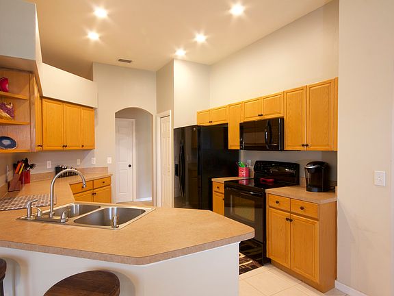 4th image of 5849 Montford Dr
