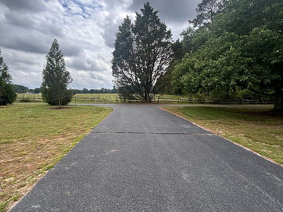 5th image of 31193 Mount Hermon Rd
