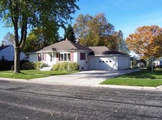 217 Dewey St, Algoma, WI 54201