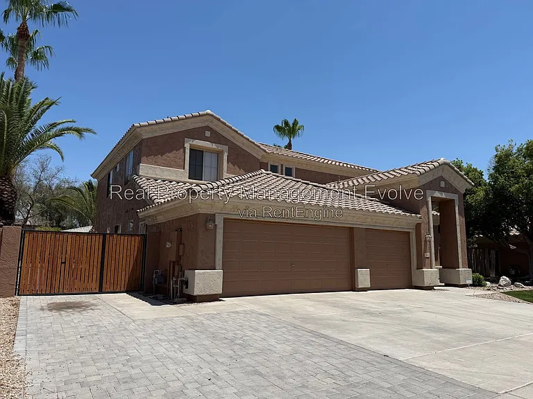 1234 W Remington Dr — Photo 2