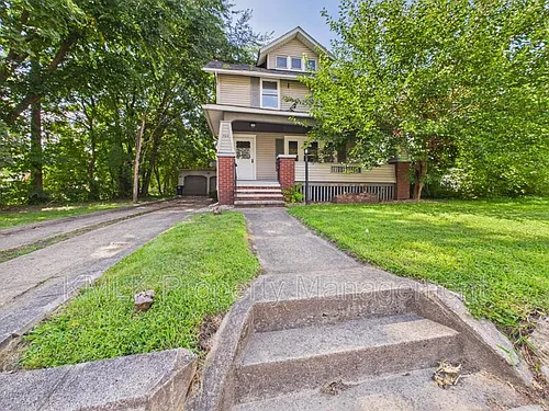 524 Allyn St Photo 1