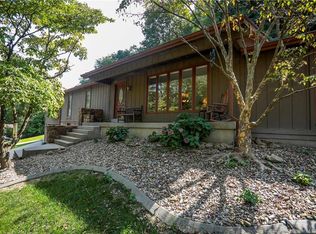 1009 Wildwood Ln, New Albany, IN 47150