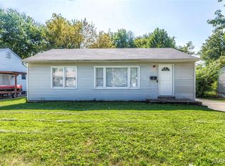 20 La Venta Dr, Florissant, MO 63031