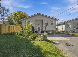 208 Byron St, Quinte West, ON K8V 2Z1