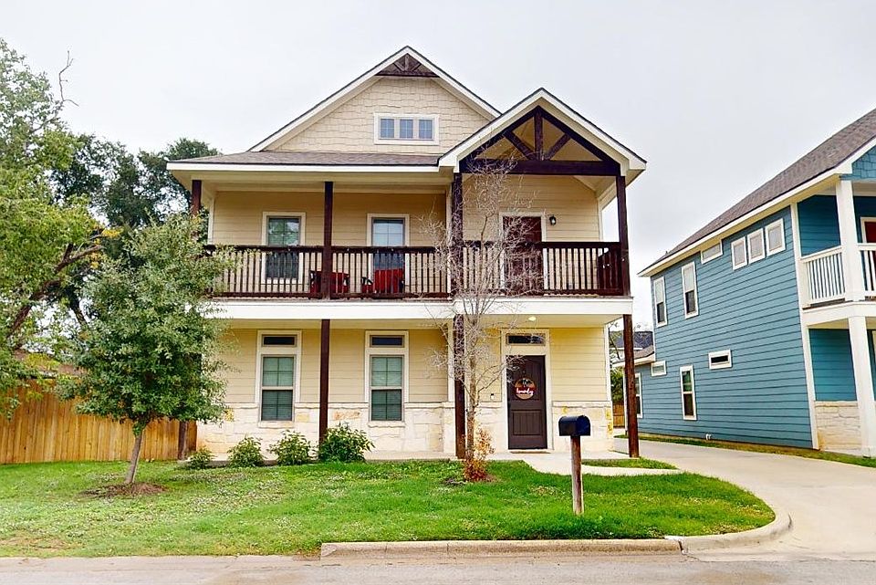 1st image of 124 Richards St #B