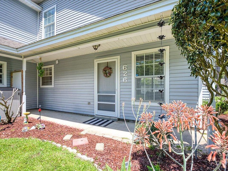 1st image of 626 Emerald Ln