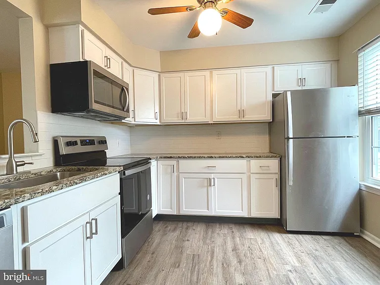 1104 Mews Dr #1104 — Photo 3
