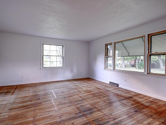 4th image of 6502 Mound ROAD