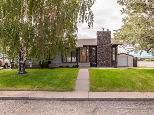 506 N 10th St, Fort Macleod, AB T0L 0Z0