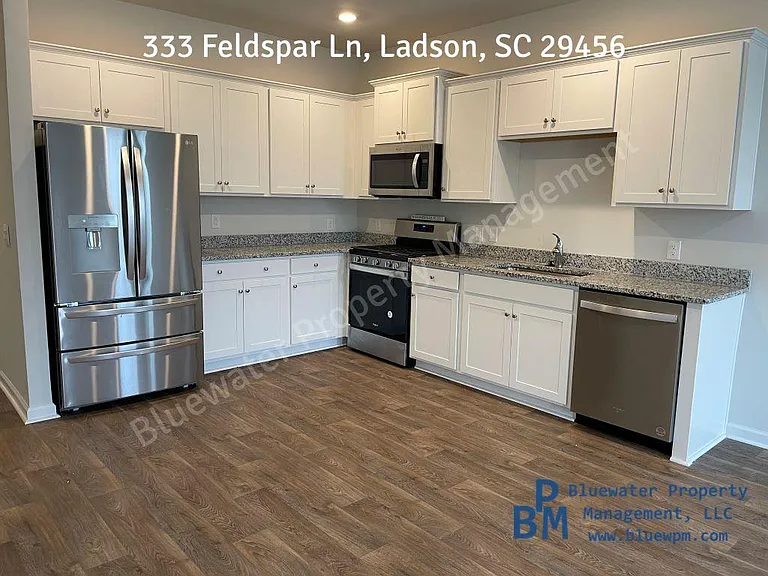 333 Feldspar Ln — Photo 2
