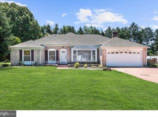 607 Manor Rd, Cinnaminson, NJ 08077