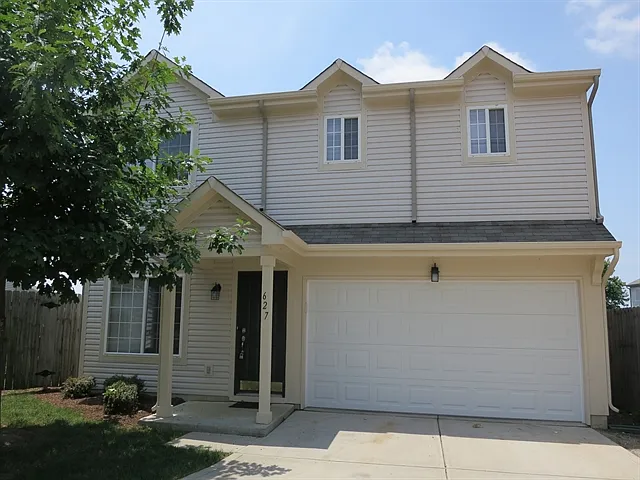 3 bed, 2.5 bath, 1605 sqft, $1,900 — Photo 1