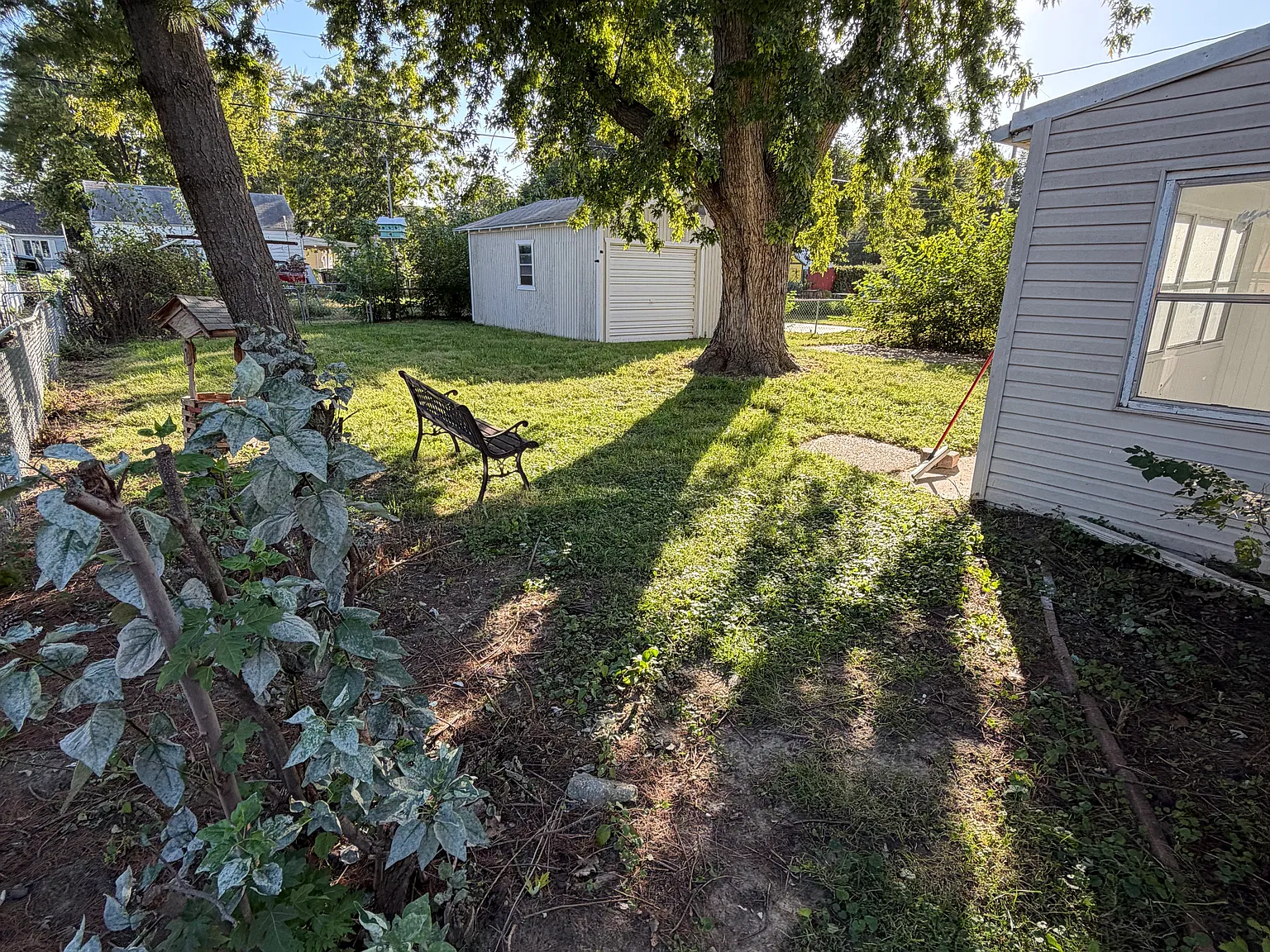 5 bed, 1758 sqft, $2,350 — Photo 2