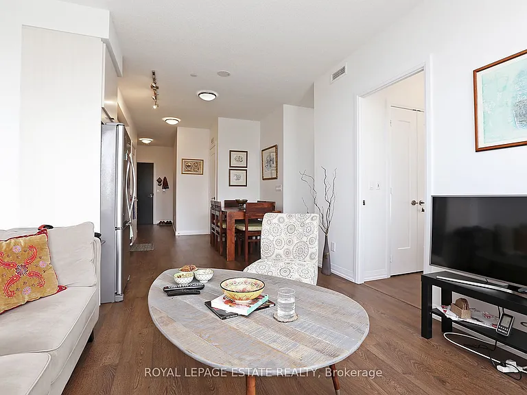 101 Erskine Ave #510 — Photo 12