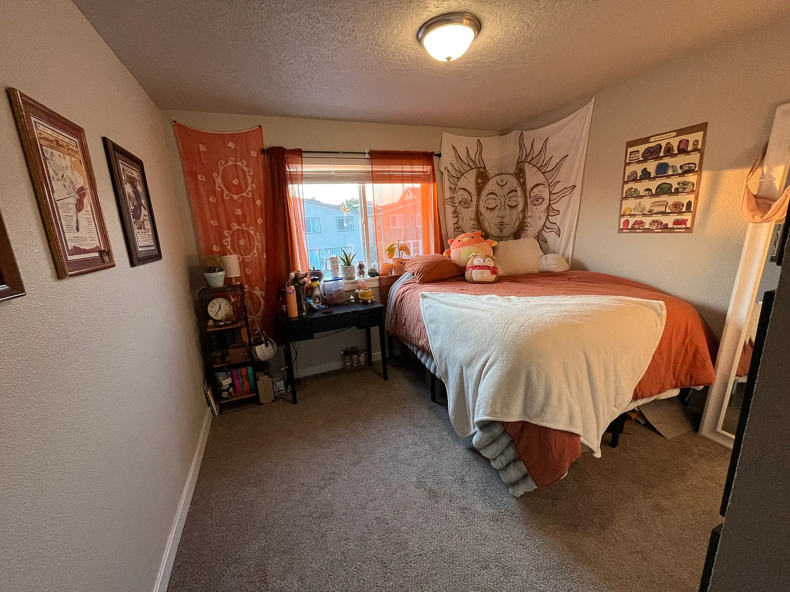 4 bed, 2.5 bath, 2278 sqft, $2,300 — Photo 3