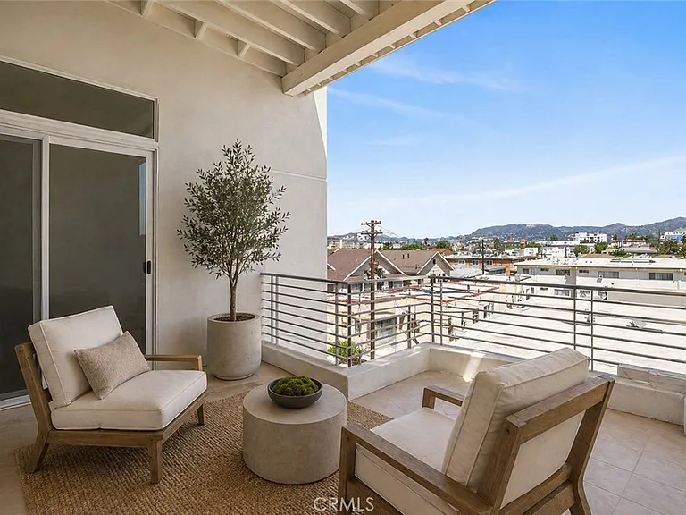 401 N Serrano #Penthouse 3 — Photo 16