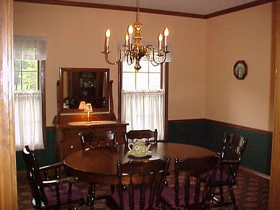 3rd image of 21 Chadbourne Dr