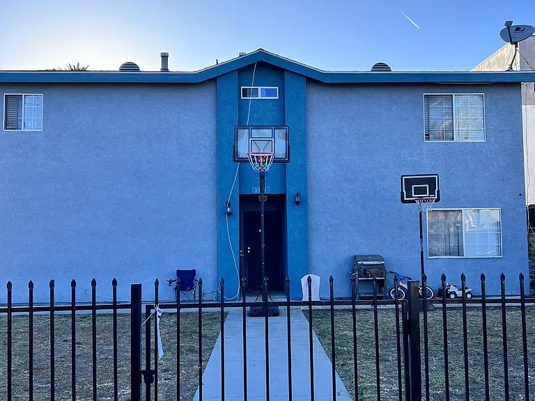 2161 S West View St — Photo 2