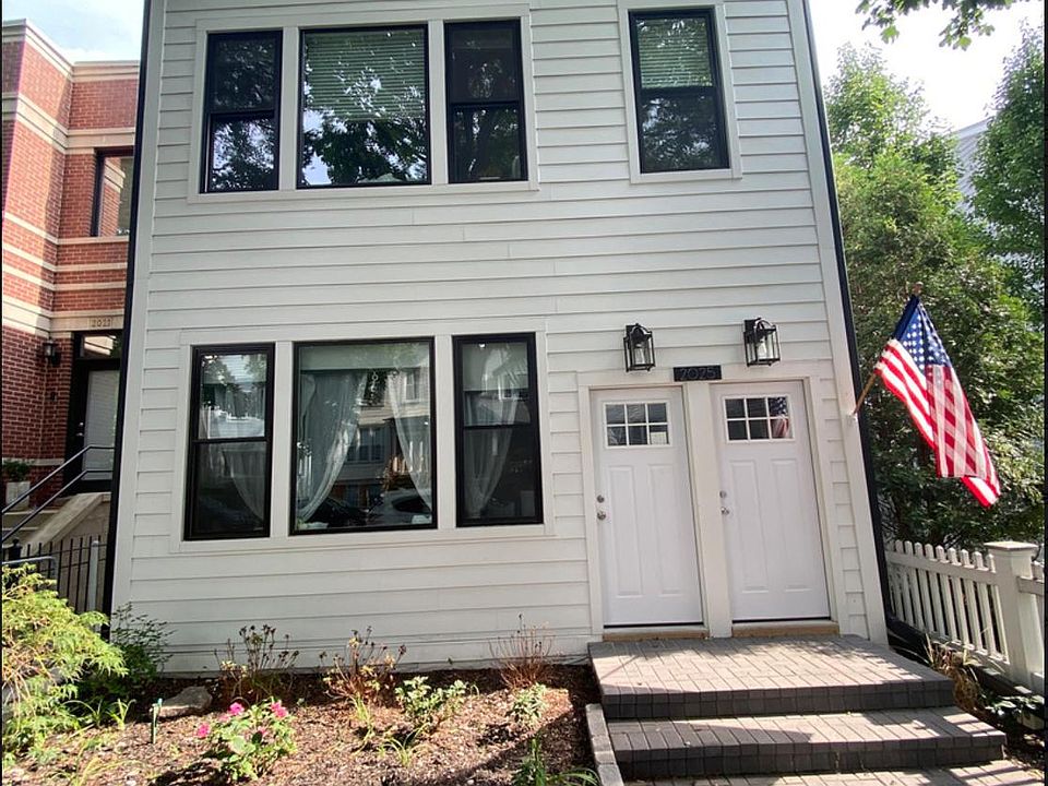 1st image of 2025 W Melrose St Unit 1R