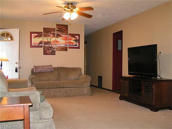 2nd image of 2126 Pinewood Dr