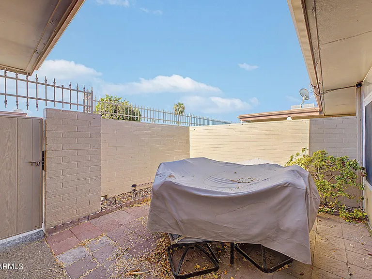 10880 W Emerald Dr — Photo 25