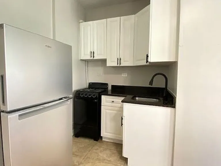 Buena Plaza — Photo 6