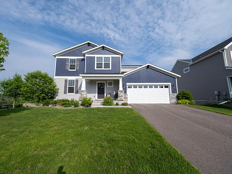 5595 Queensland Ln N — Photo 42