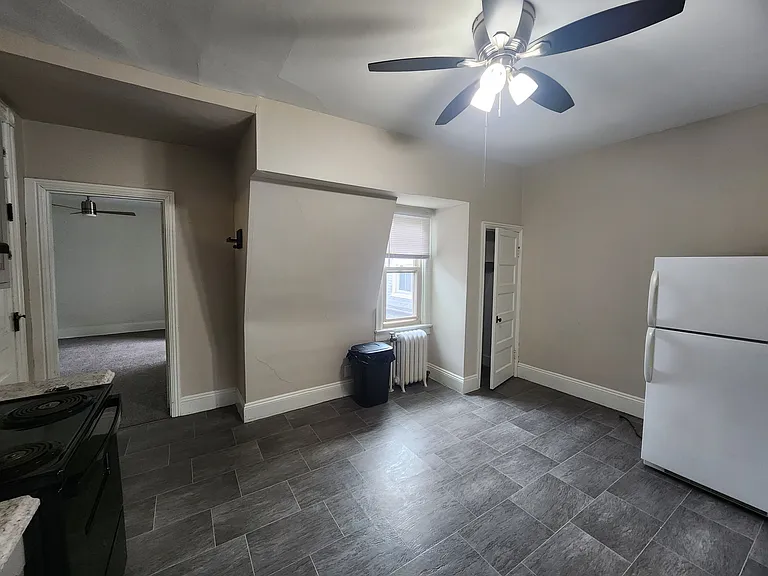 608 4th Ave #7 — Photo 3