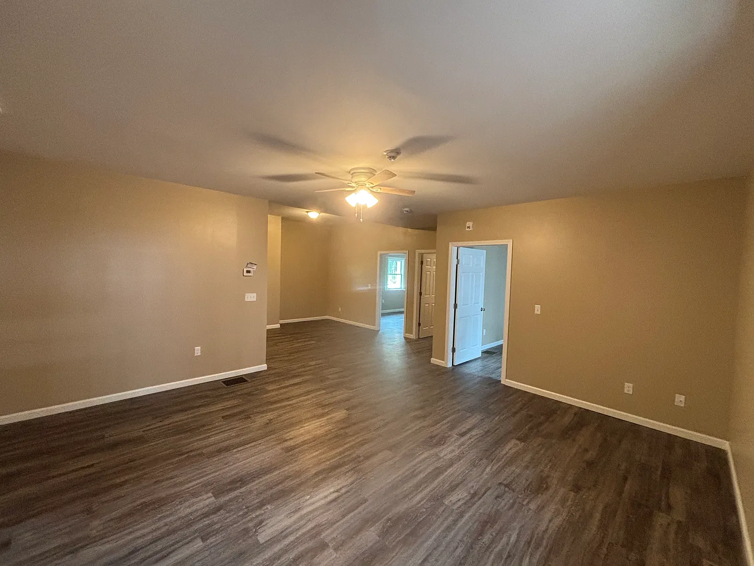 2 bed, 900 sqft, $1,600 — Photo 1