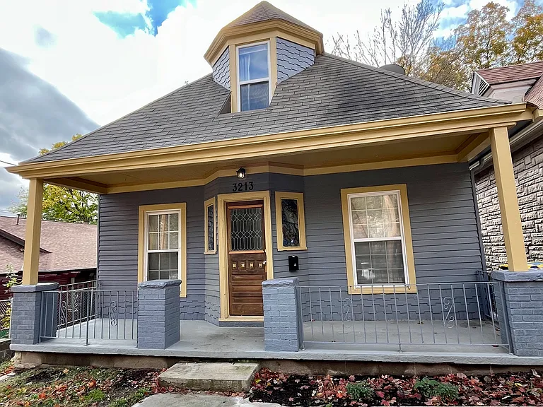 3213 Lexington Ave — Photo 2