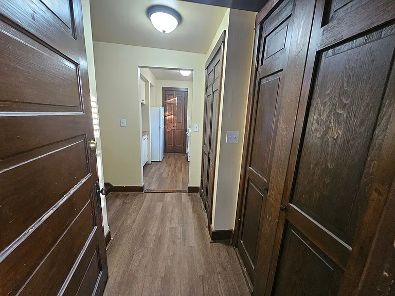 1229 Vinton Ave — Photo 2