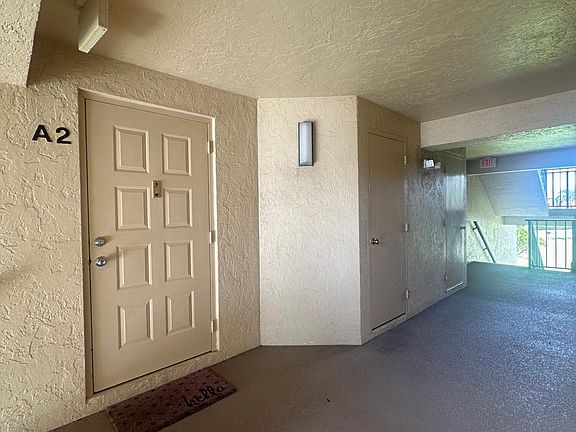 5th image of 811 Sky Pine Way #A2