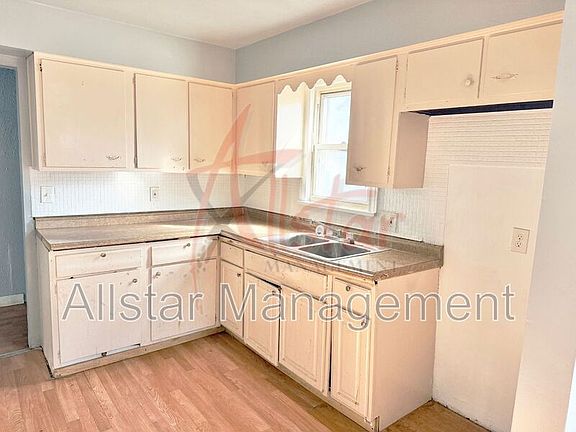 2nd image of 1374 E 94th St