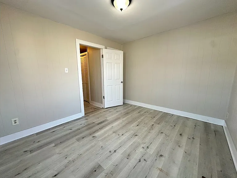 3540 E Vermont St — Photo 7