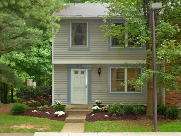 1579 Stowe Ct, Reston, VA 20194