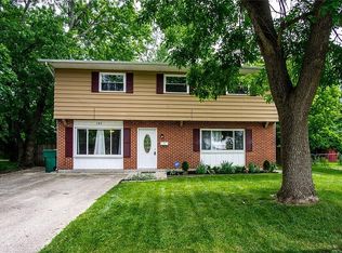 140 Woods Rd, Springboro, OH 45066