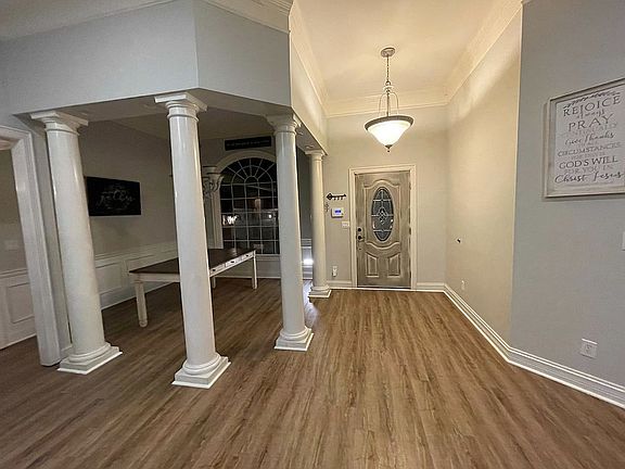 4th image of 675 Country Club Estates Dr SE